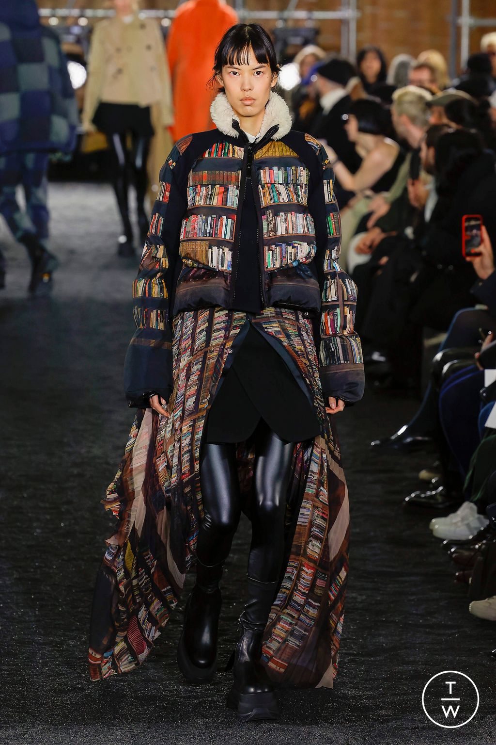 Fashion Week Paris Fall/Winter 2023 look 43 de la collection Sacai menswear