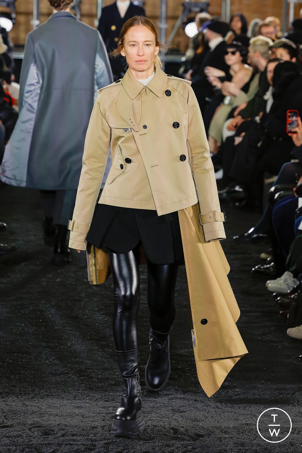 Fashion Week Paris Fall/Winter 2023 look 44 from the Sacai collection 男装
