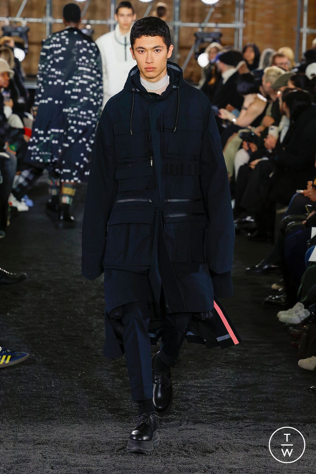 Fashion Week Paris Fall/Winter 2023 look 50 from the Sacai collection menswear