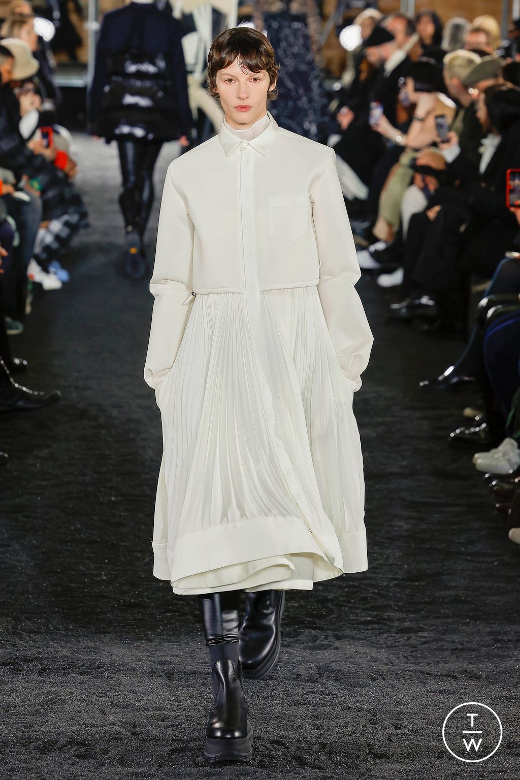 Fashion Week Paris Fall/Winter 2023 look 53 de la collection Sacai menswear