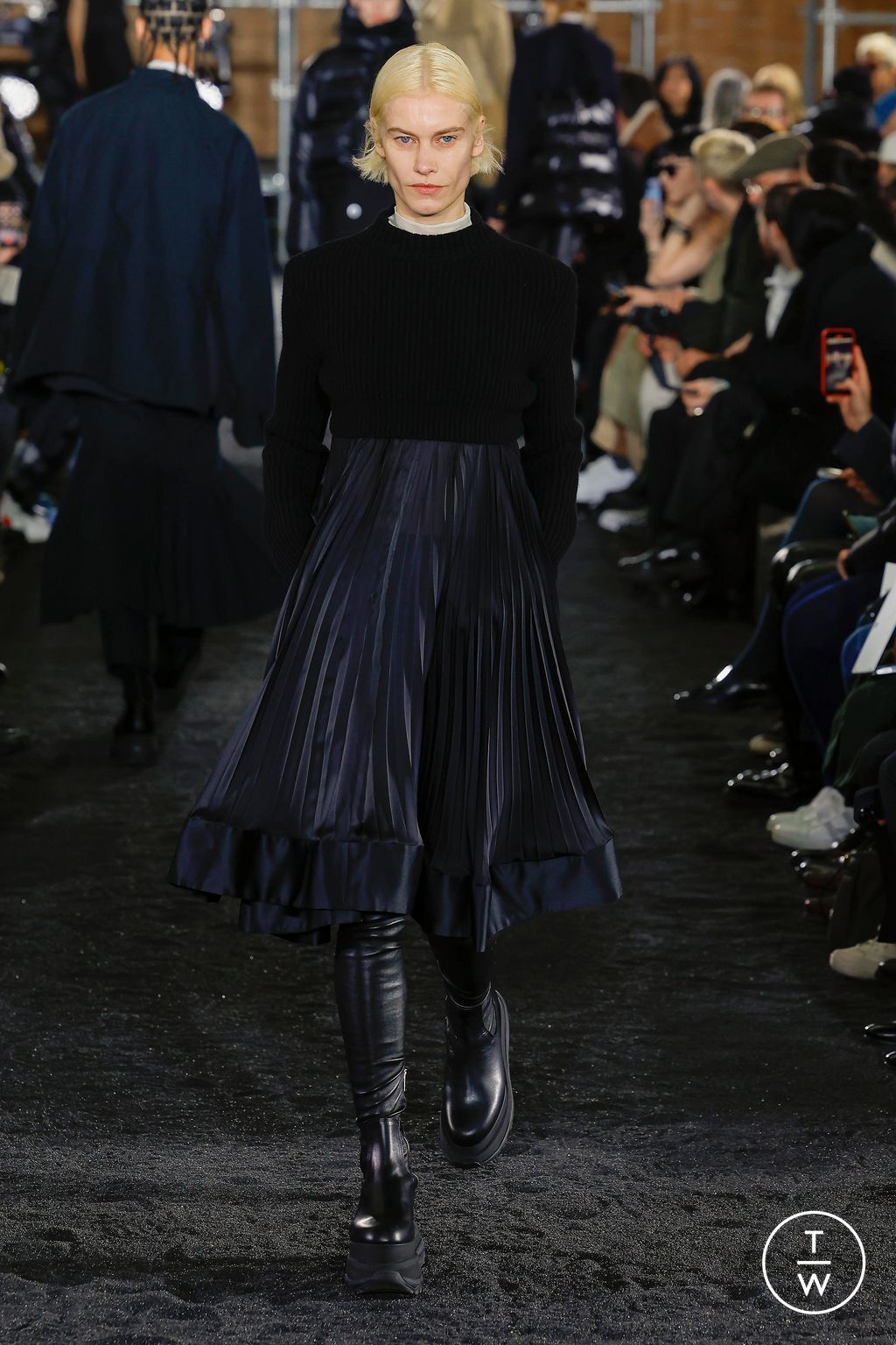 Fashion Week Paris Fall/Winter 2023 look 56 de la collection Sacai menswear
