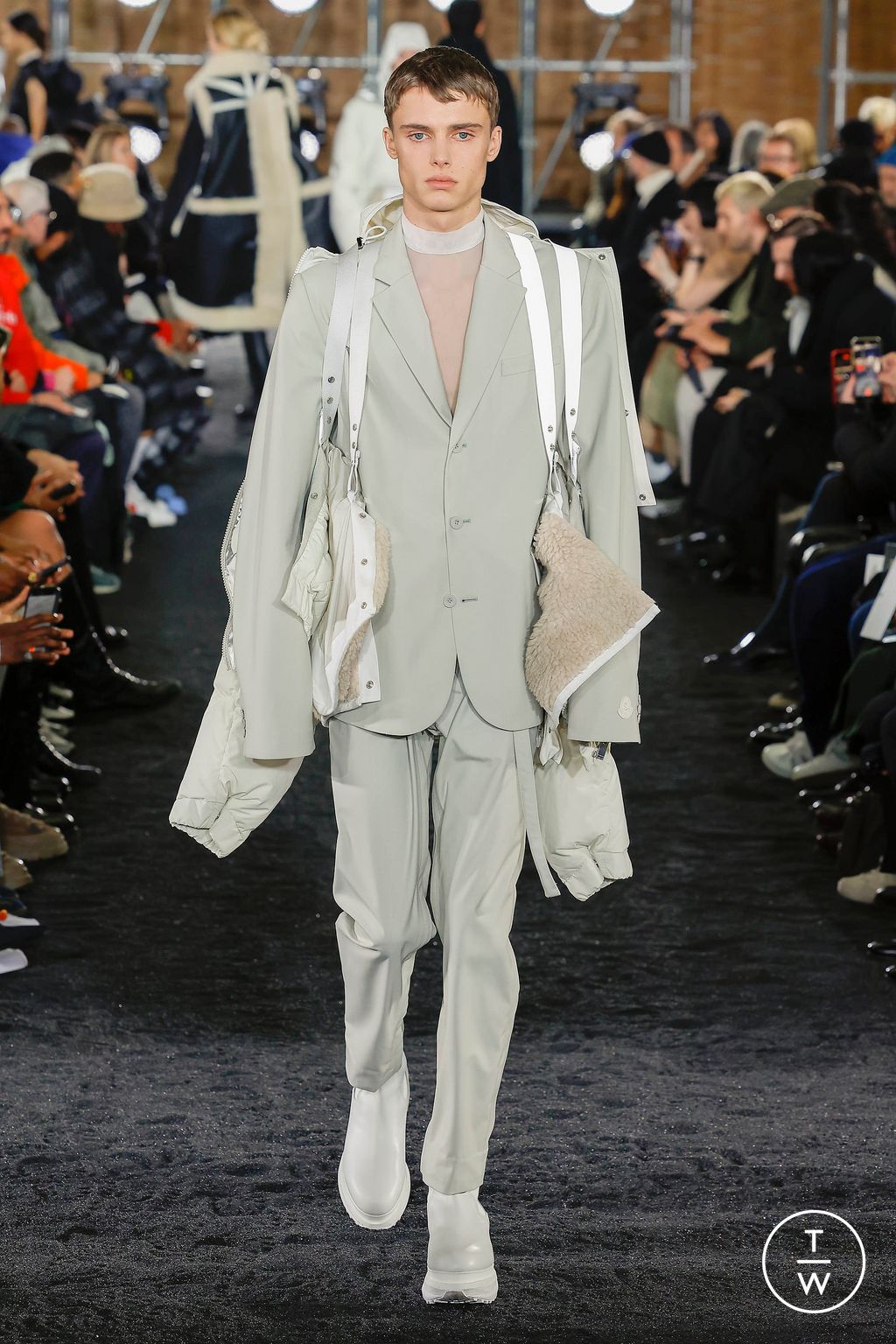 Fashion Week Paris Fall/Winter 2023 look 62 from the Sacai collection 男装