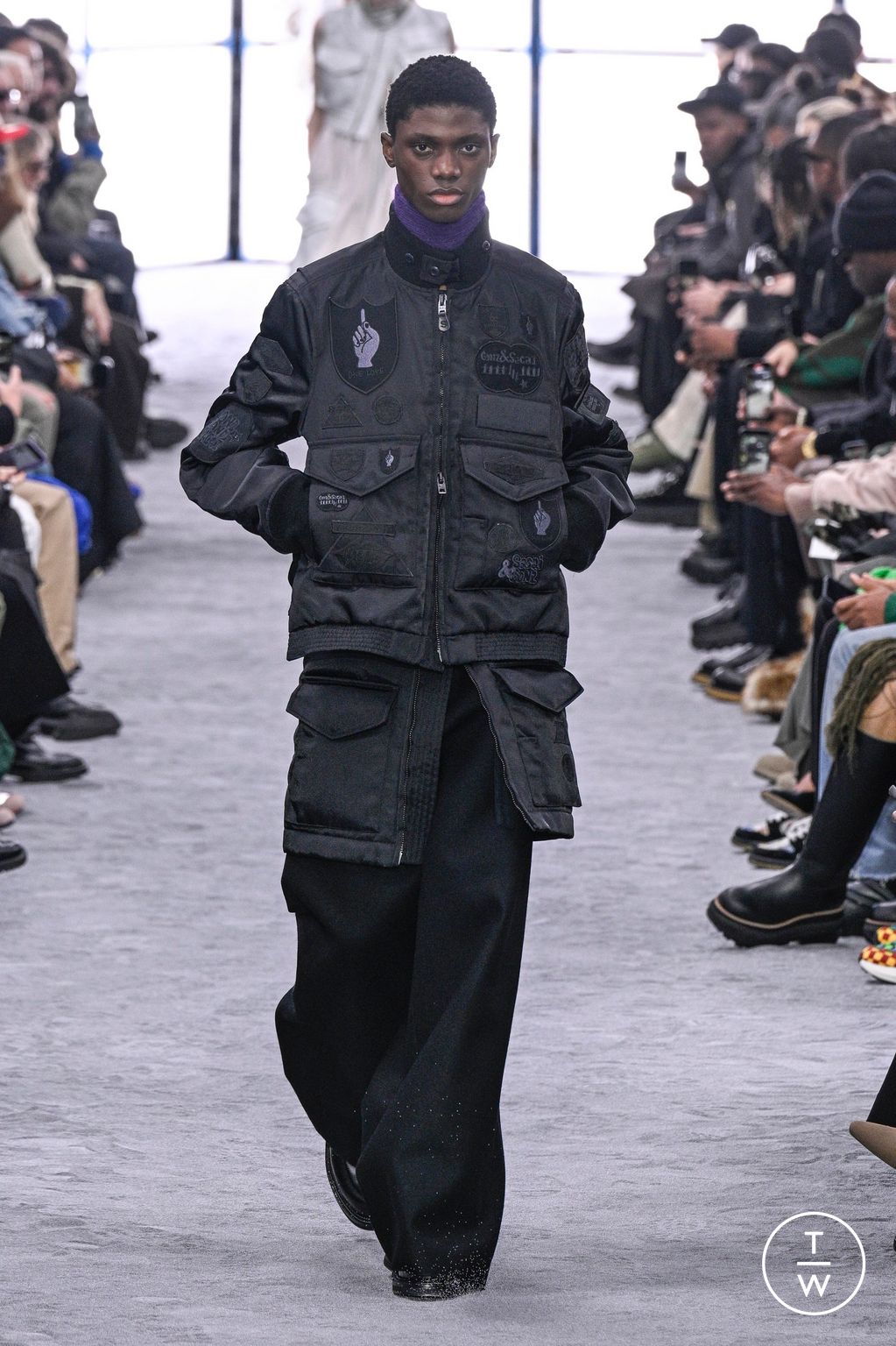 Fashion Week Paris Fall/Winter 2024 look 2 from the Sacai collection menswear