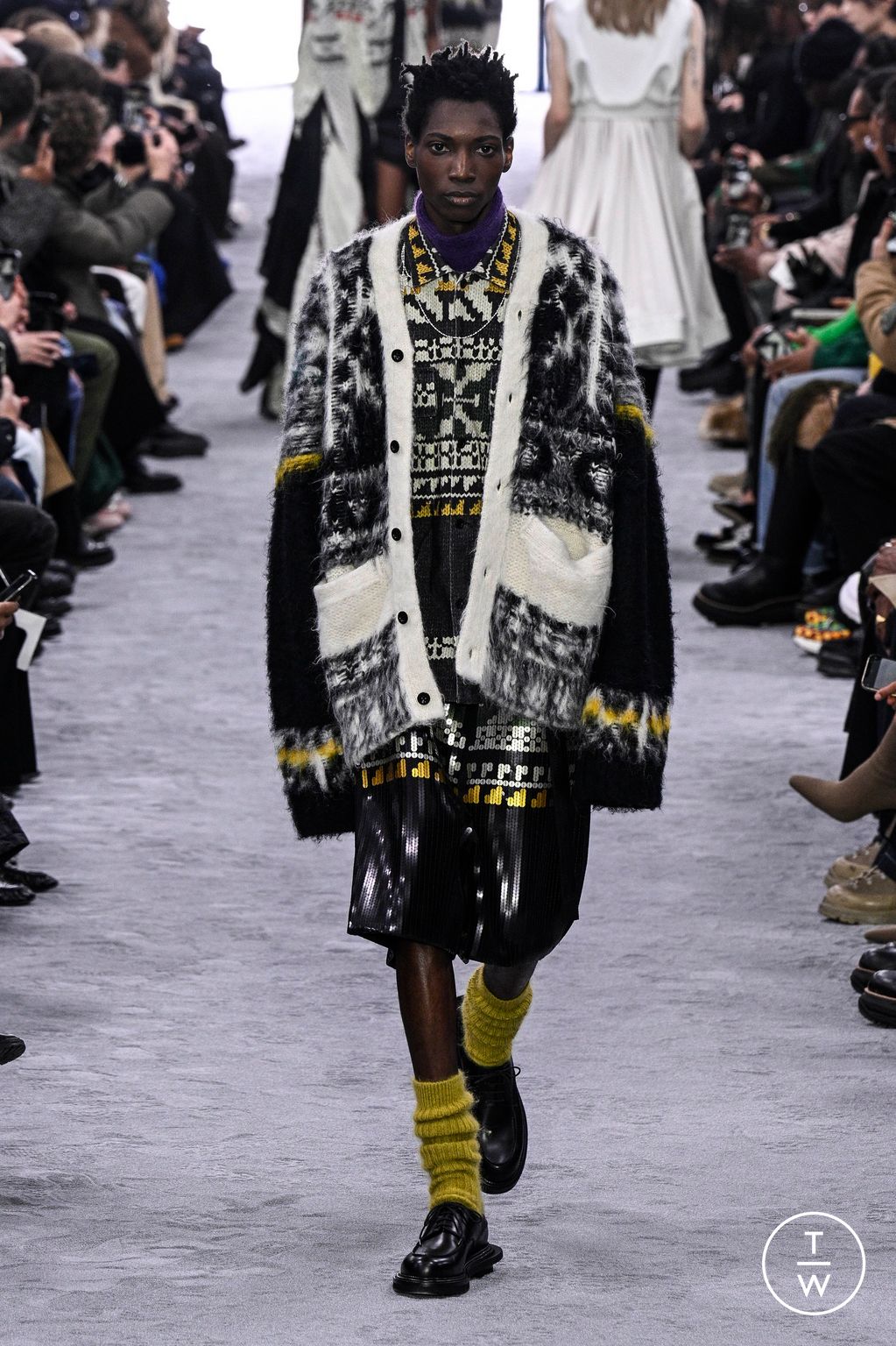 Fashion Week Paris Fall/Winter 2024 look 12 de la collection Sacai menswear