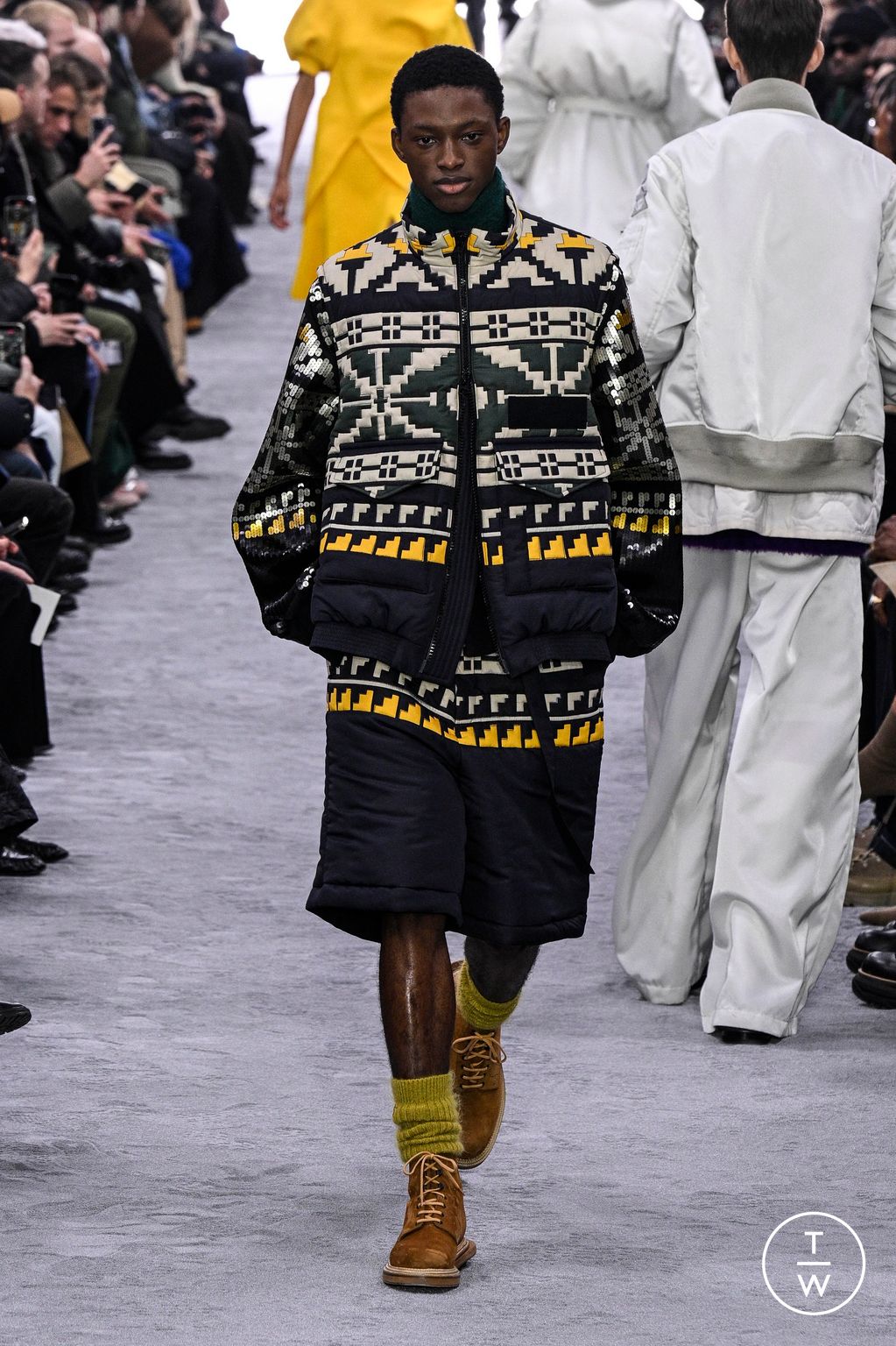 Fashion Week Paris Fall/Winter 2024 look 15 from the Sacai collection menswear