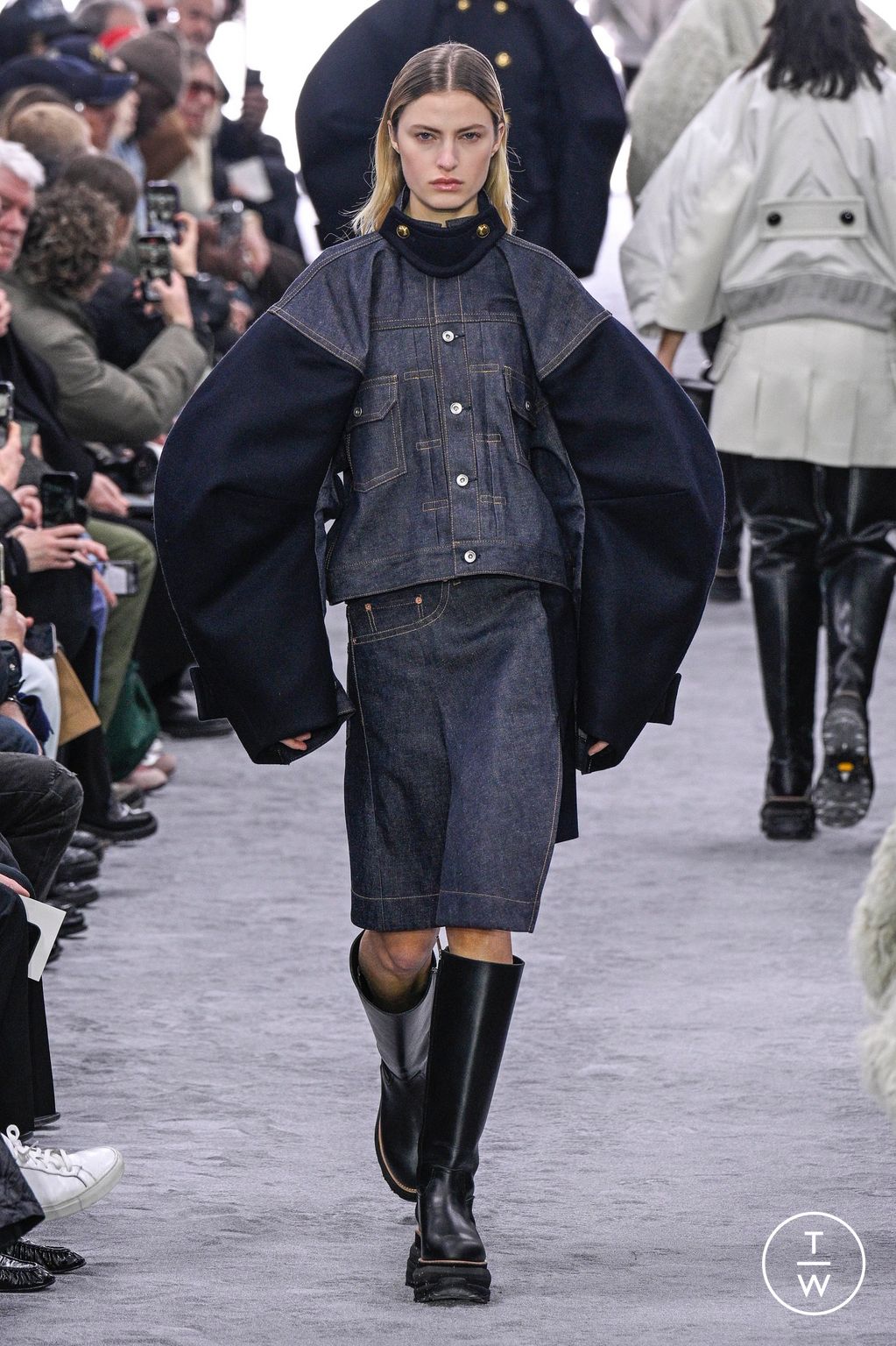 Fashion Week Paris Fall/Winter 2024 look 18 from the Sacai collection 男装