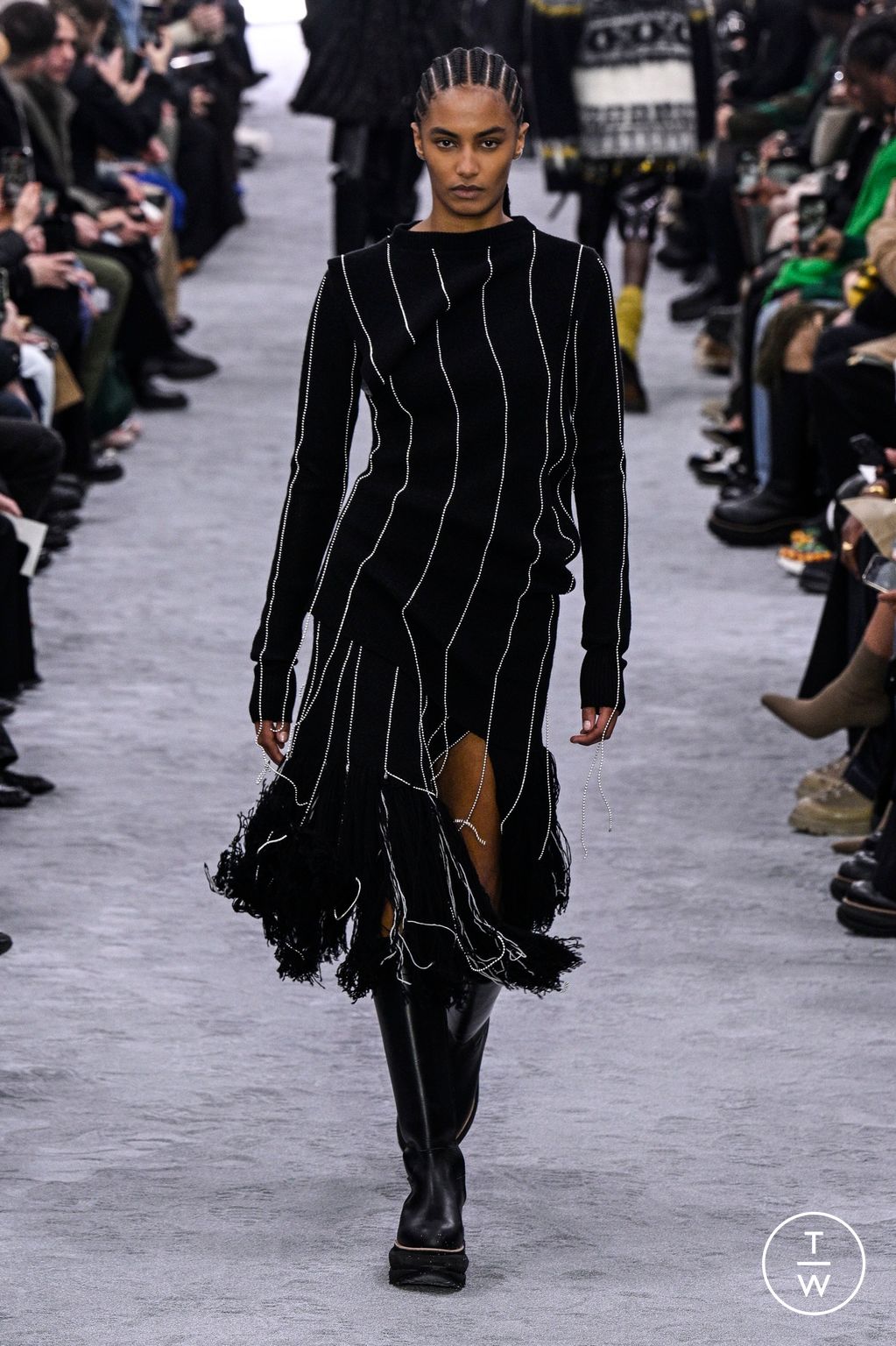 Fashion Week Paris Fall/Winter 2024 look 22 de la collection Sacai menswear