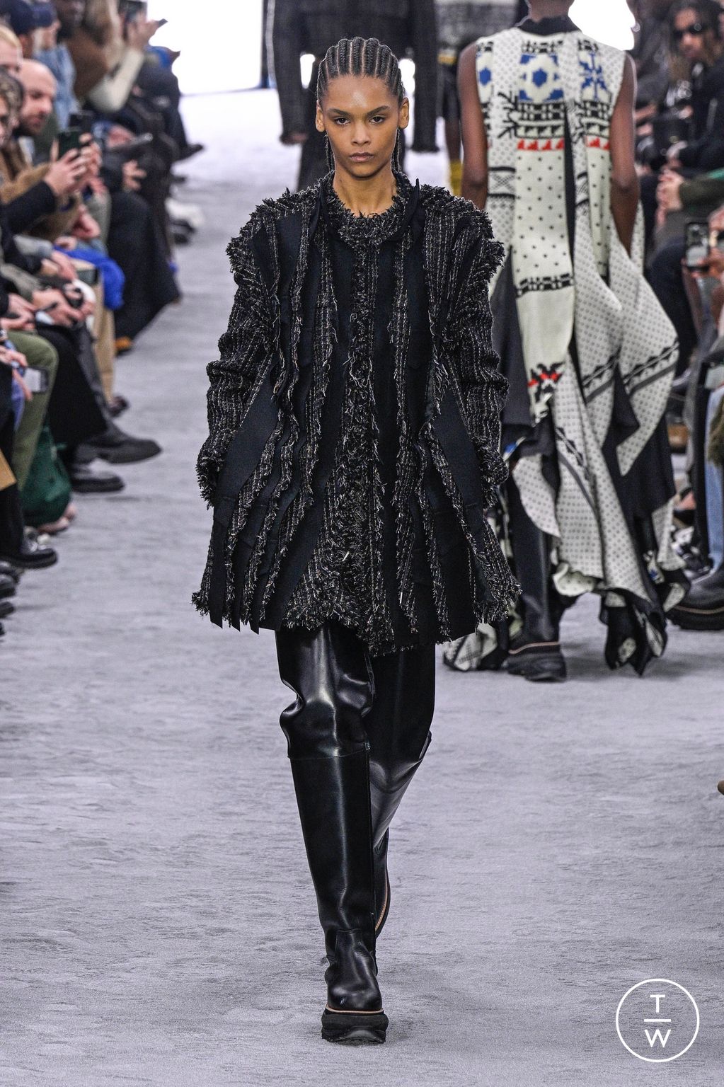 Fashion Week Paris Fall/Winter 2024 look 23 de la collection Sacai menswear