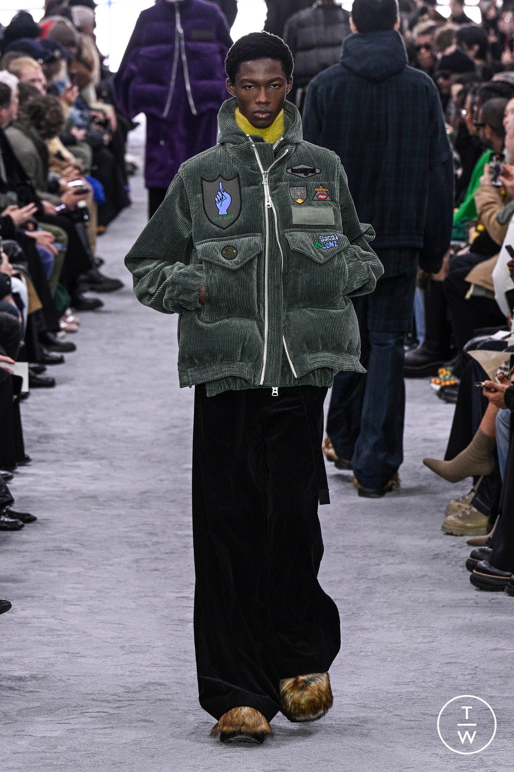Fashion Week Paris Fall/Winter 2024 look 34 from the Sacai collection 男装