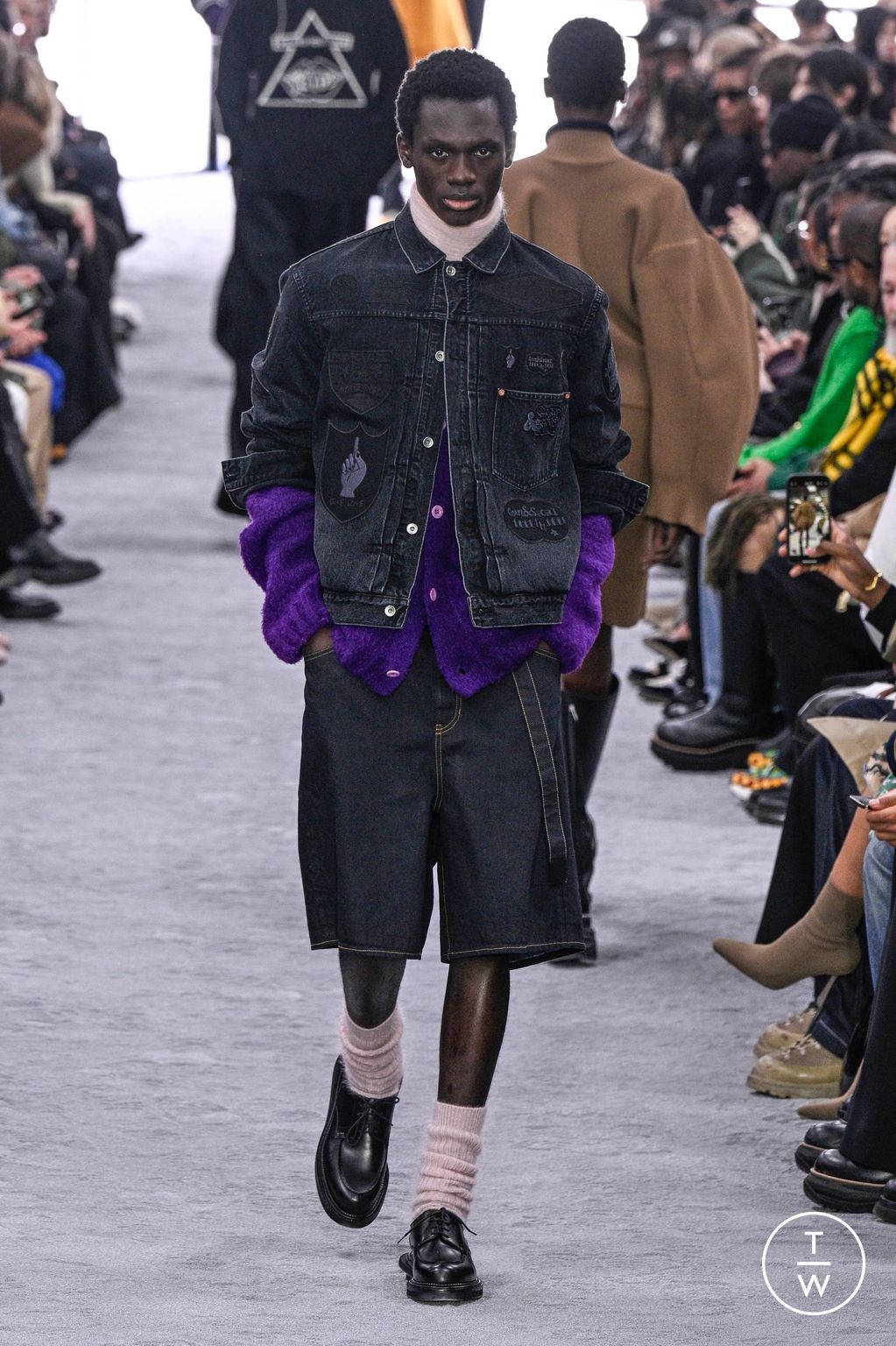 Fashion Week Paris Fall/Winter 2024 look 37 from the Sacai collection 男装