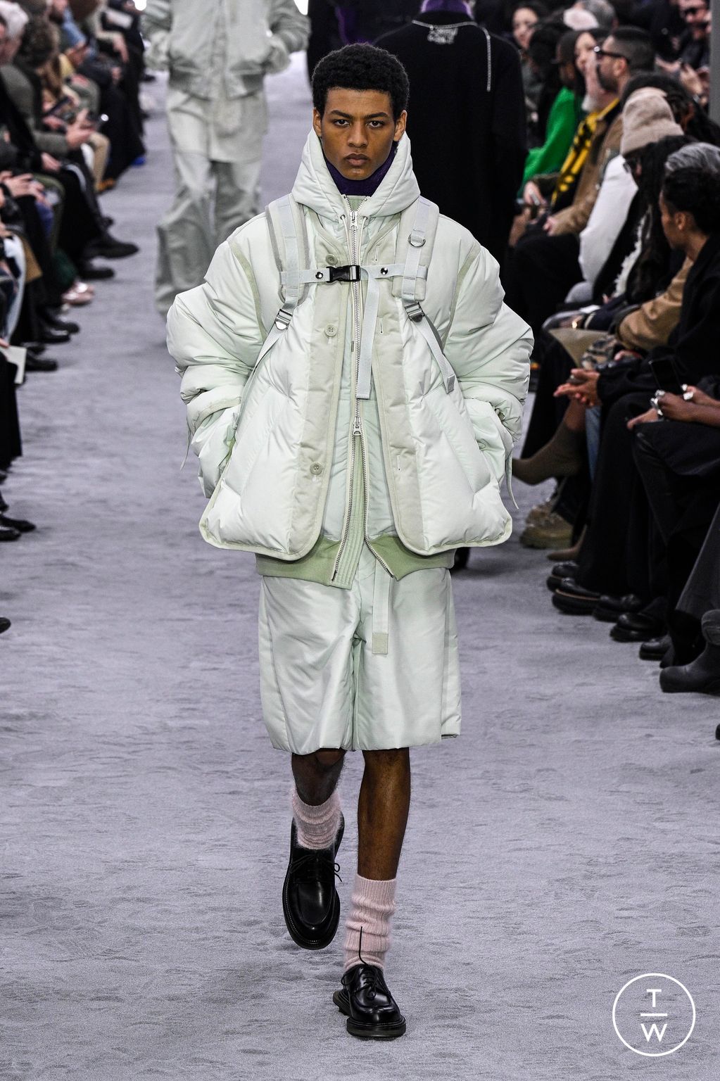 Fashion Week Paris Fall/Winter 2024 look 47 from the Sacai collection 男装