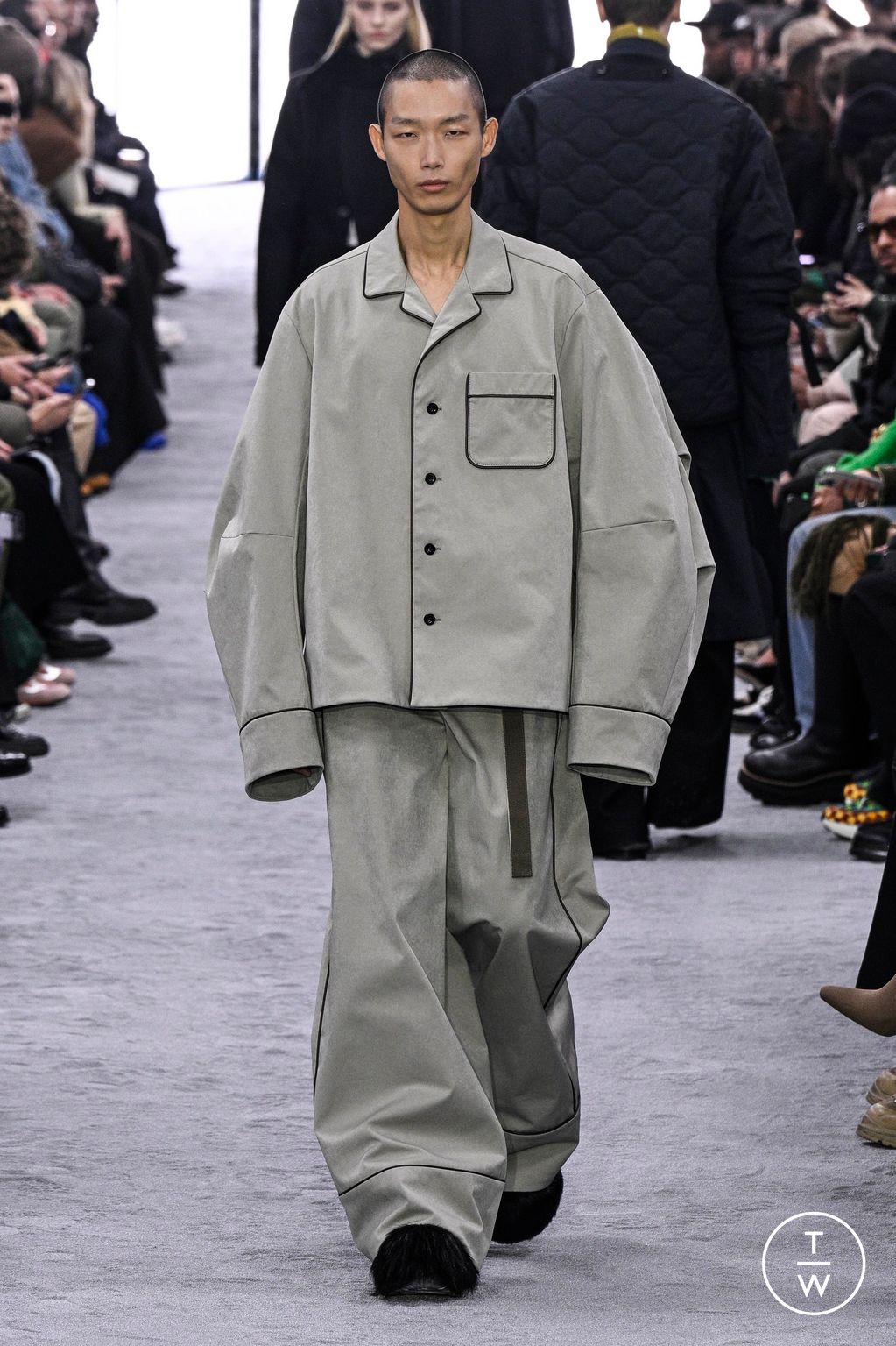 Fashion Week Paris Fall/Winter 2024 look 50 from the Sacai collection menswear