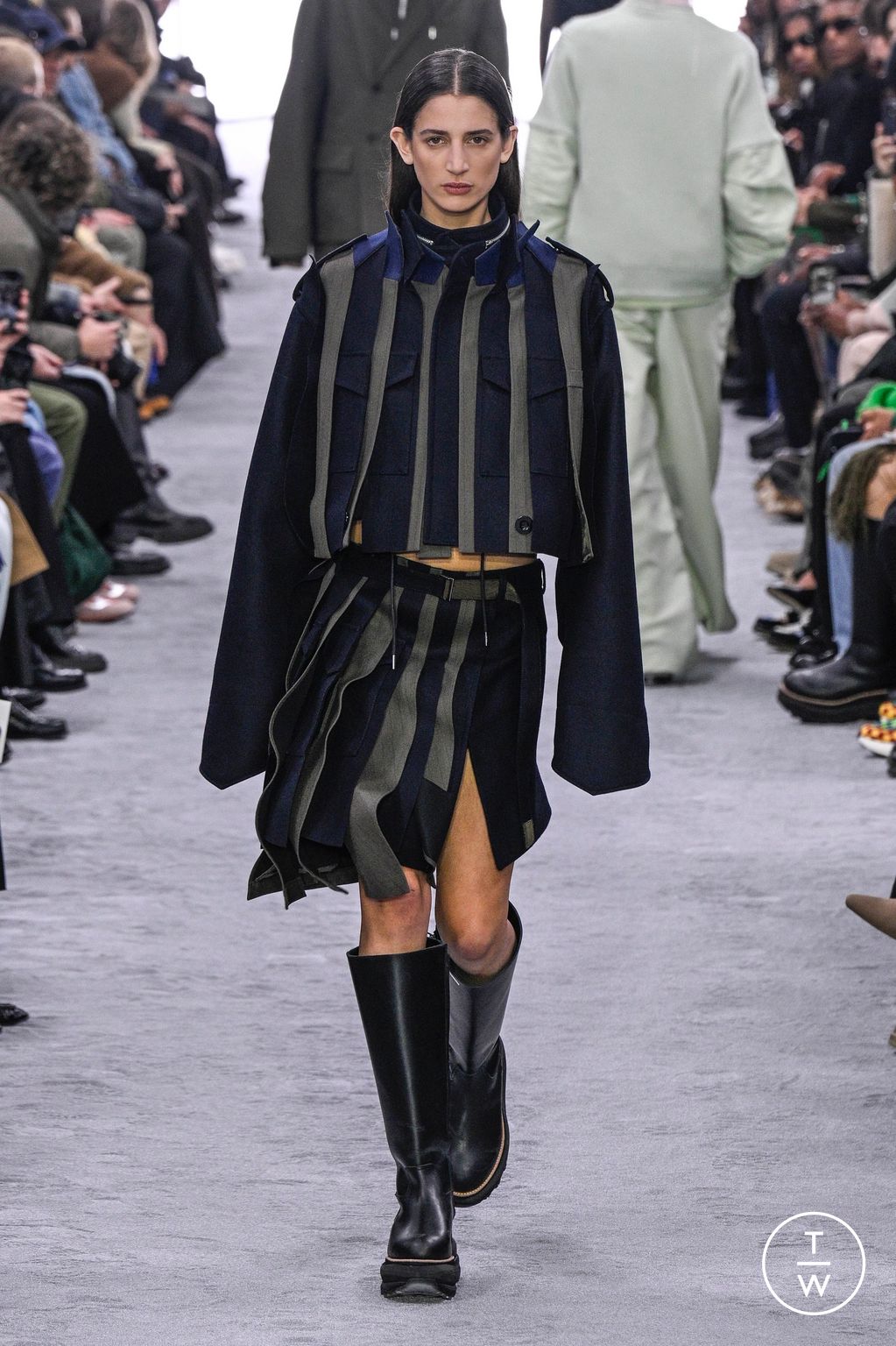 Fashion Week Paris Fall/Winter 2024 look 55 from the Sacai collection 男装