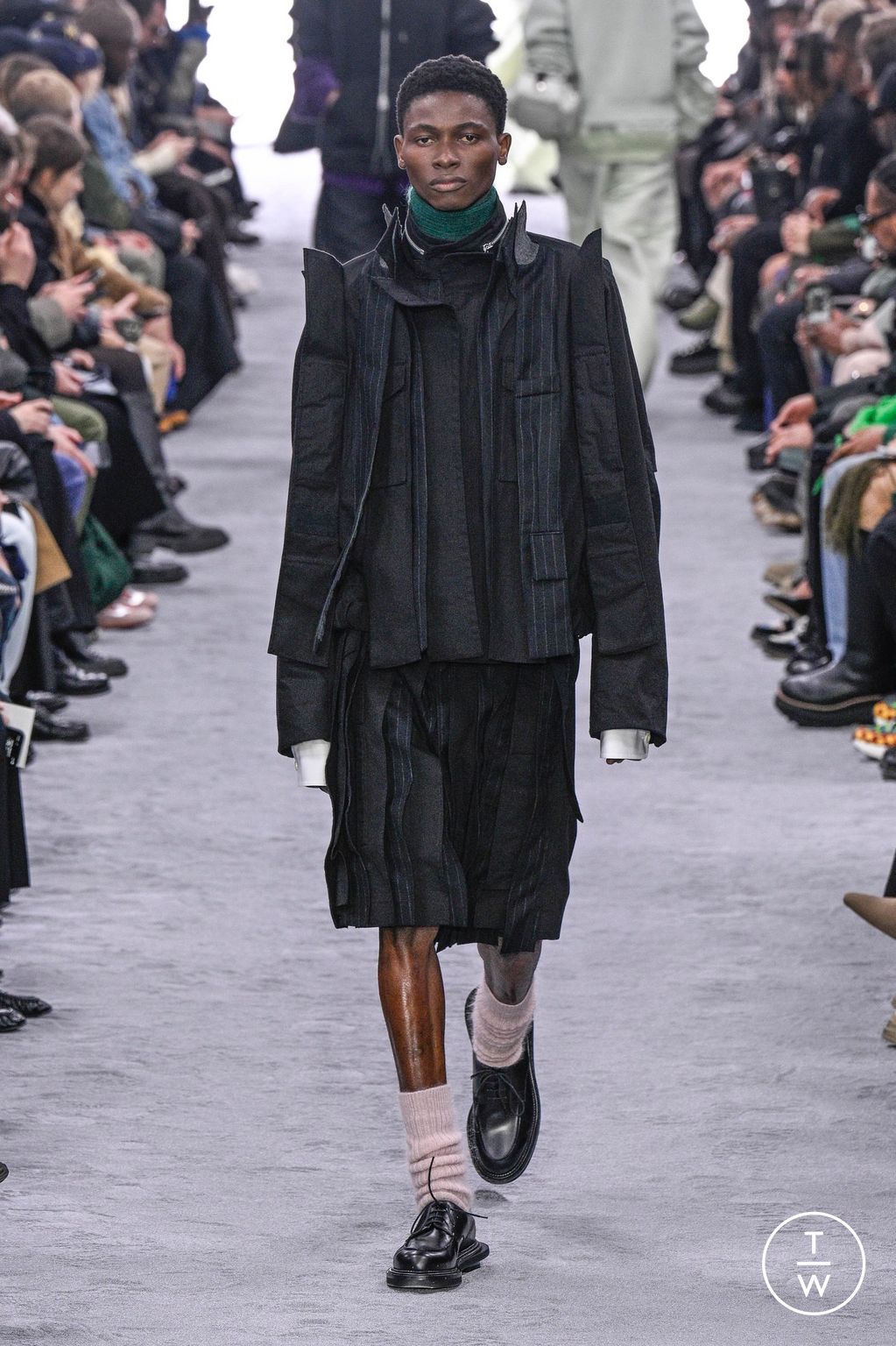 Fashion Week Paris Fall/Winter 2024 look 57 from the Sacai collection 男装
