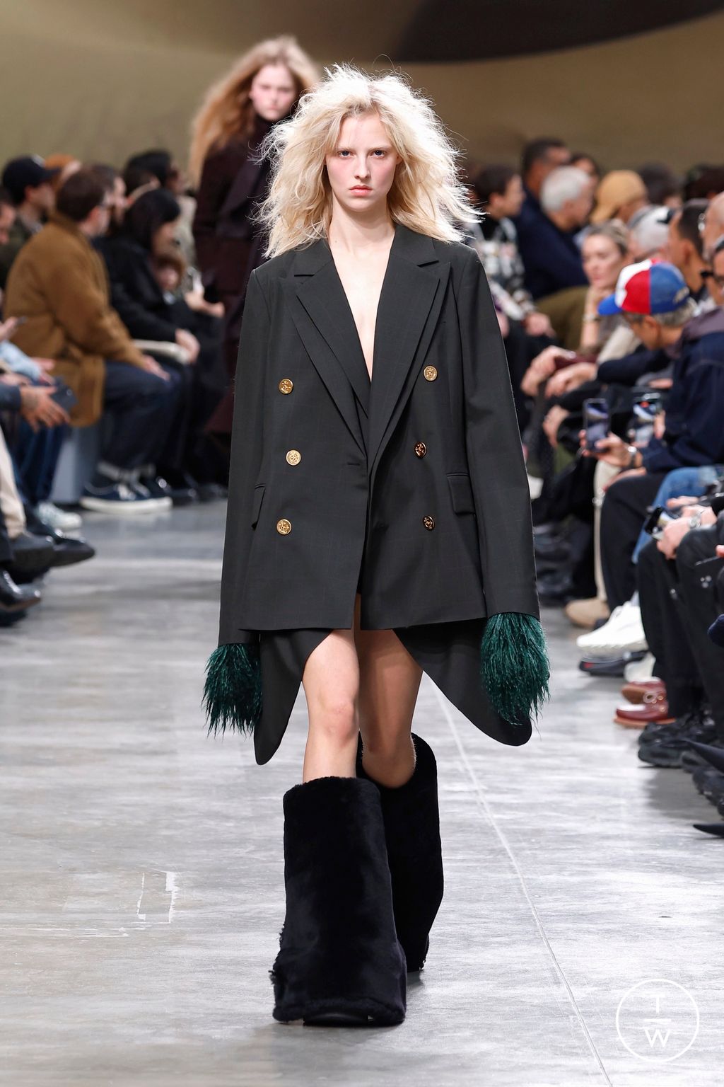 Fashion Week Paris Fall/Winter 2025 look 4 from the Sacai collection menswear