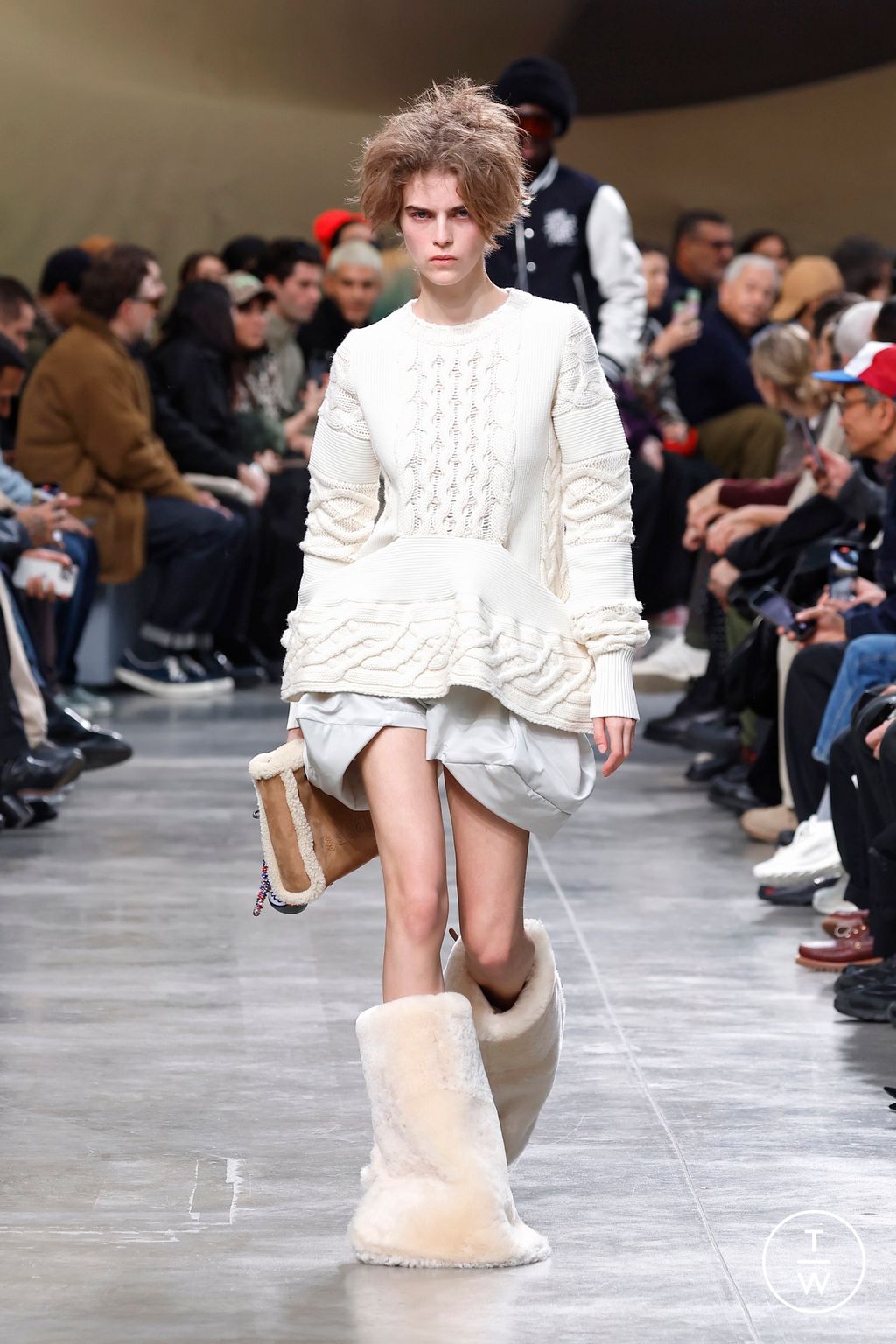 Fashion Week Paris Fall/Winter 2025 look 14 from the Sacai collection menswear