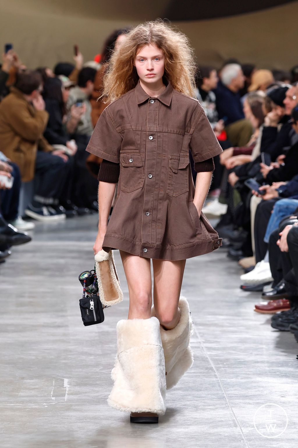 Fashion Week Paris Fall/Winter 2025 look 23 from the Sacai collection menswear