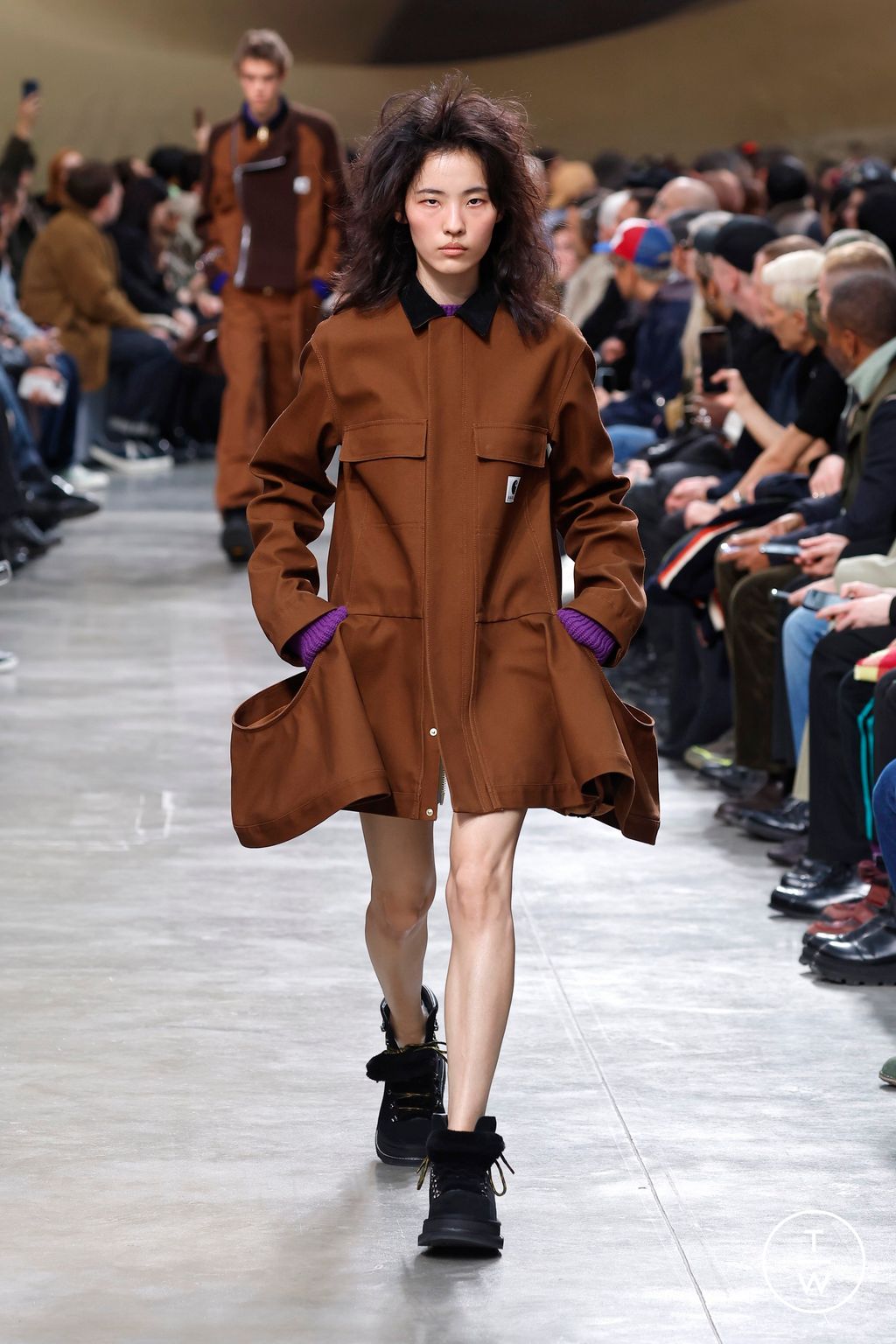 Fashion Week Paris Fall/Winter 2025 look 26 from the Sacai collection menswear