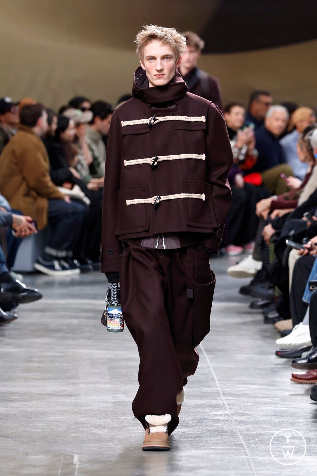 Fashion Week Paris Fall/Winter 2025 look 31 from the Sacai collection menswear