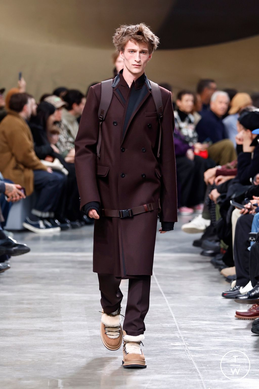 Fashion Week Paris Fall/Winter 2025 look 32 from the Sacai collection menswear