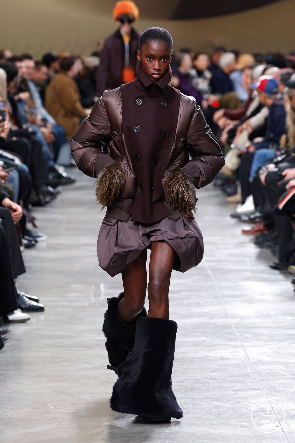 Fashion Week Paris Fall/Winter 2025 look 38 from the Sacai collection menswear