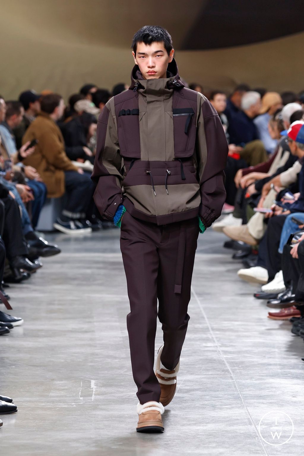 Fashion Week Paris Fall/Winter 2025 look 41 from the Sacai collection menswear