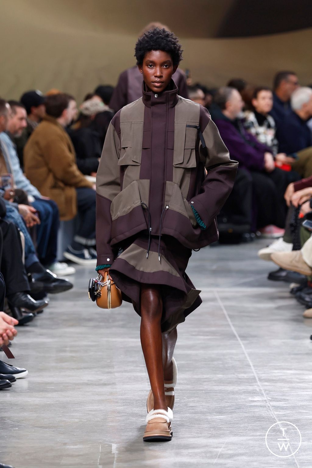 Fashion Week Paris Fall/Winter 2025 look 42 from the Sacai collection menswear