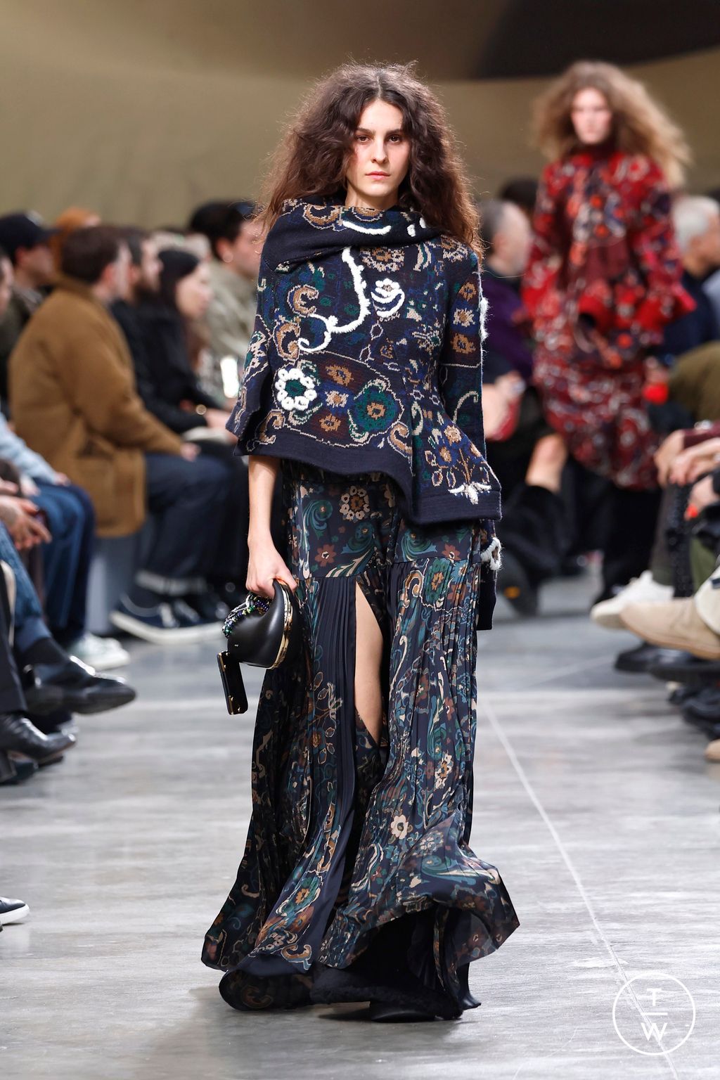 Fashion Week Paris Fall/Winter 2025 look 48 from the Sacai collection menswear