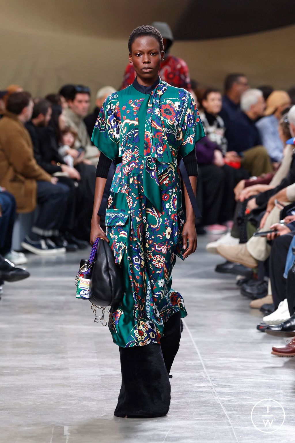 Fashion Week Paris Fall/Winter 2025 look 50 from the Sacai collection menswear