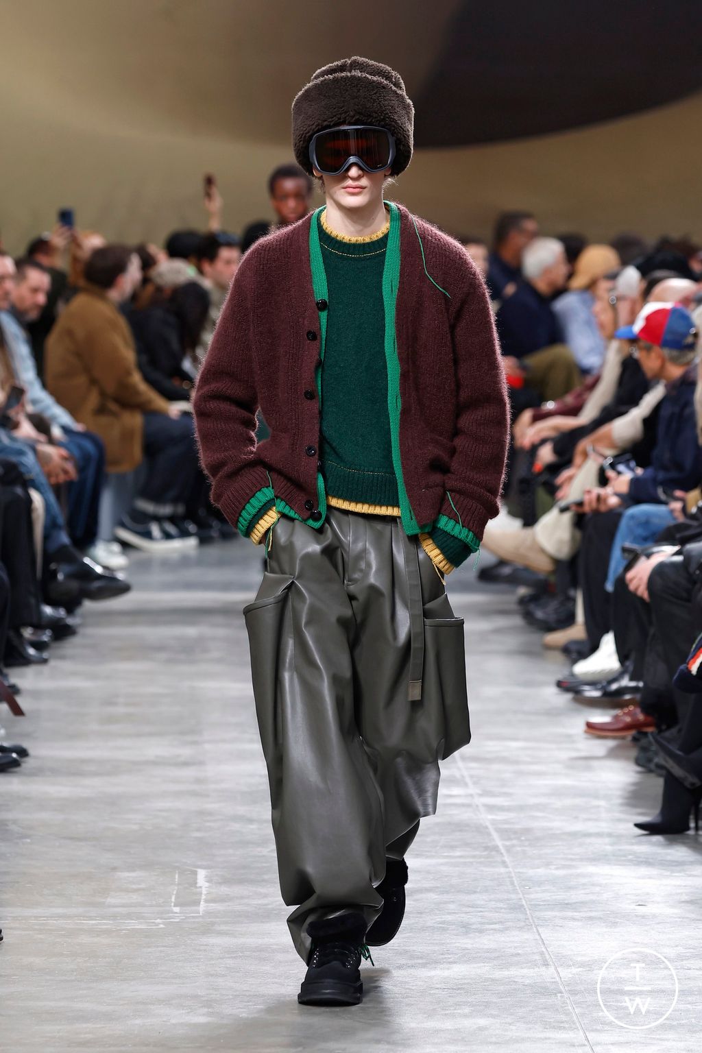 Fashion Week Paris Fall/Winter 2025 look 52 from the Sacai collection menswear