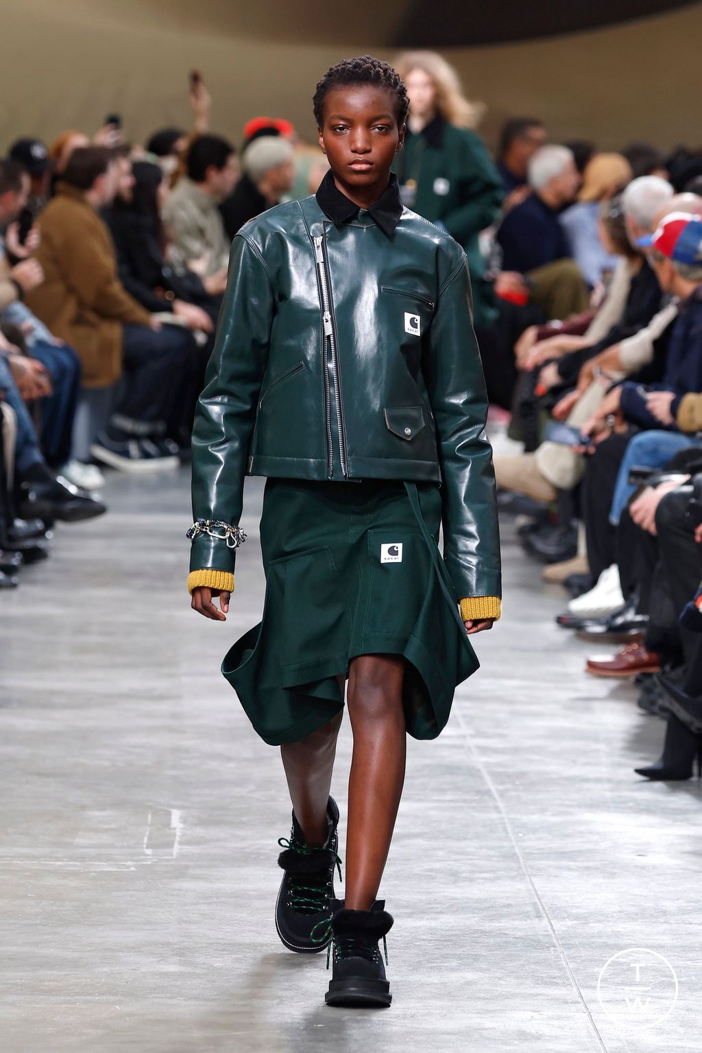 Fashion Week Paris Fall/Winter 2025 look 53 from the Sacai collection menswear