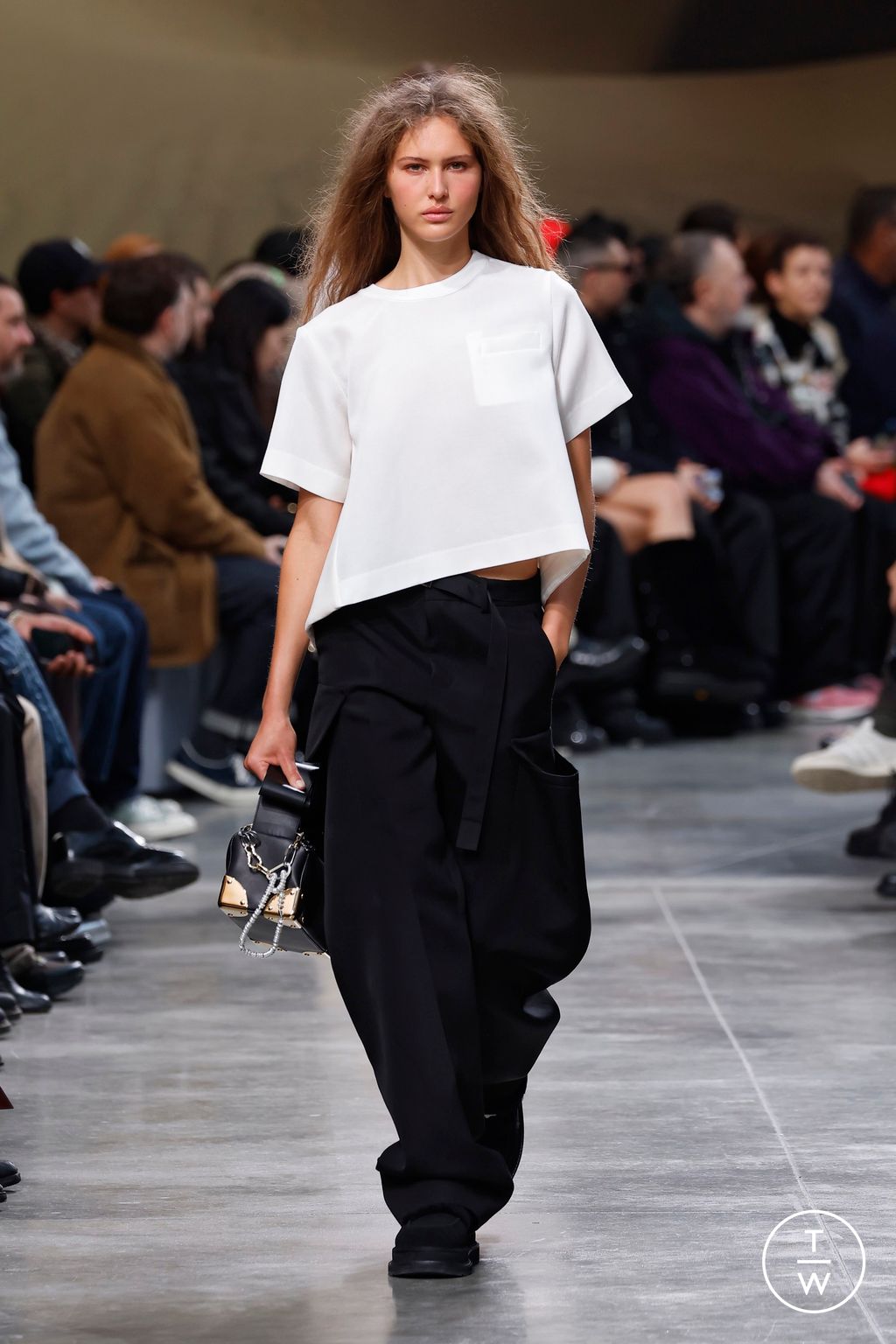 Fashion Week Paris Fall/Winter 2025 look 62 from the Sacai collection menswear