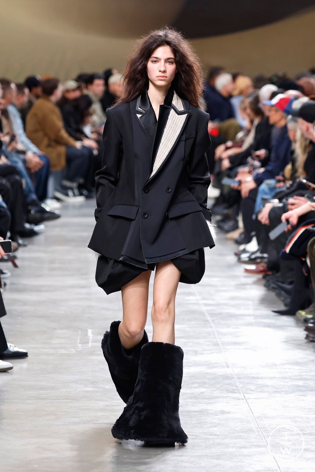 Fashion Week Paris Fall/Winter 2025 look 69 from the Sacai collection menswear