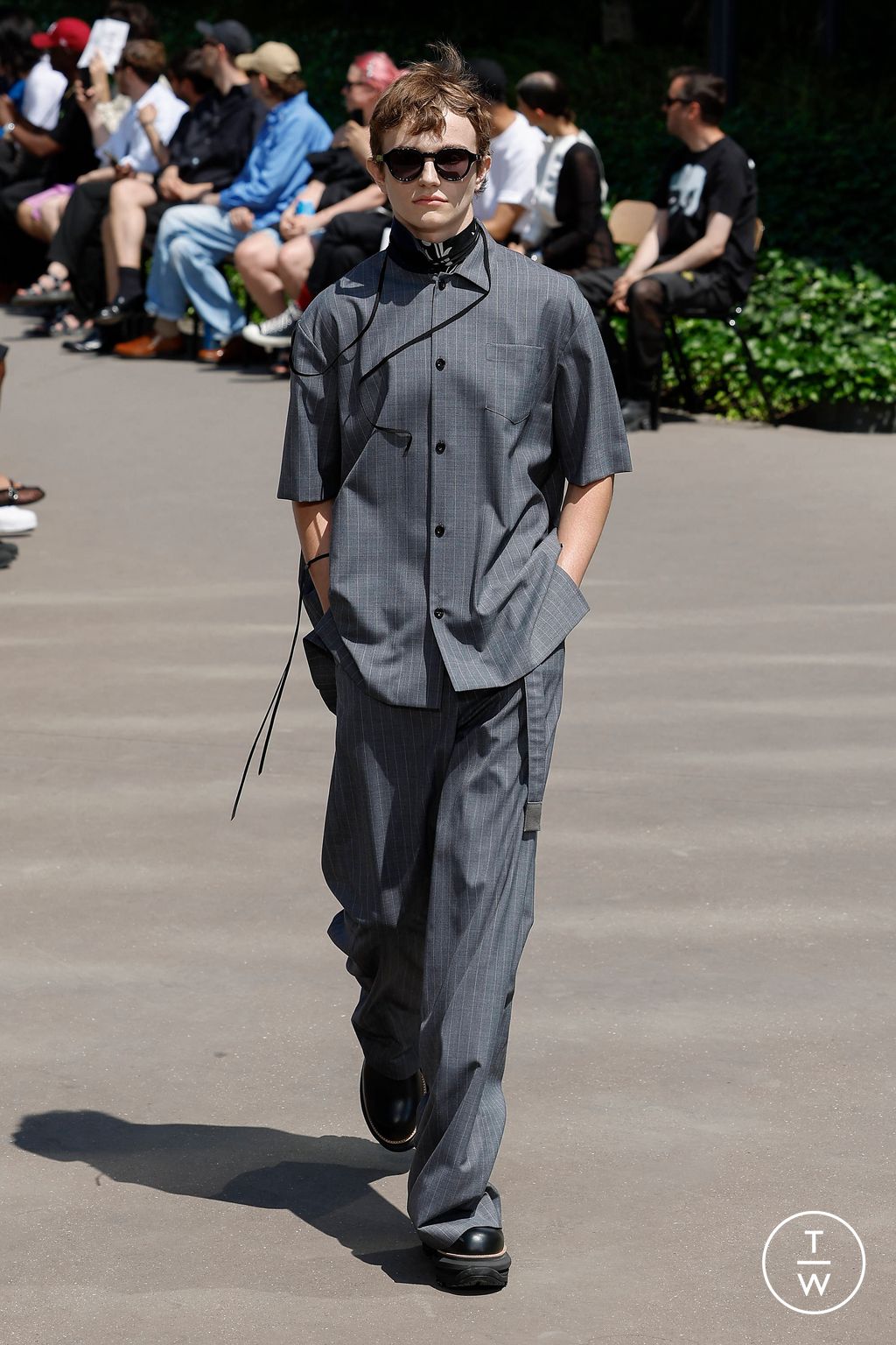 Fashion Week Paris Spring/Summer 2024 look 7 from the Sacai collection menswear