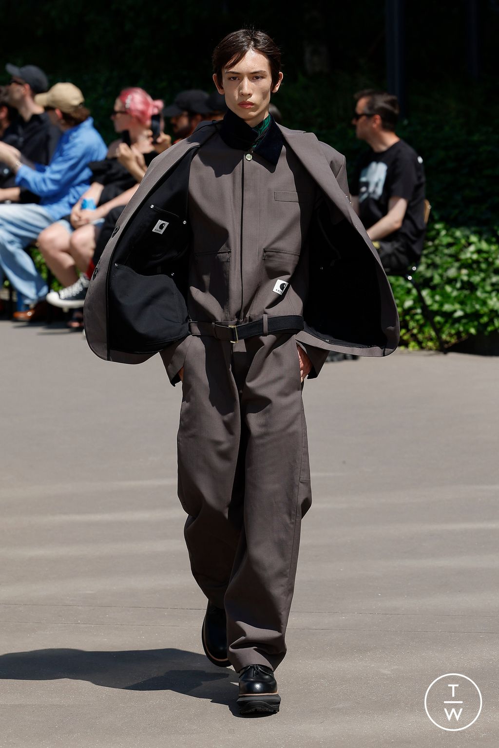 Fashion Week Paris Spring/Summer 2024 look 10 from the Sacai collection menswear