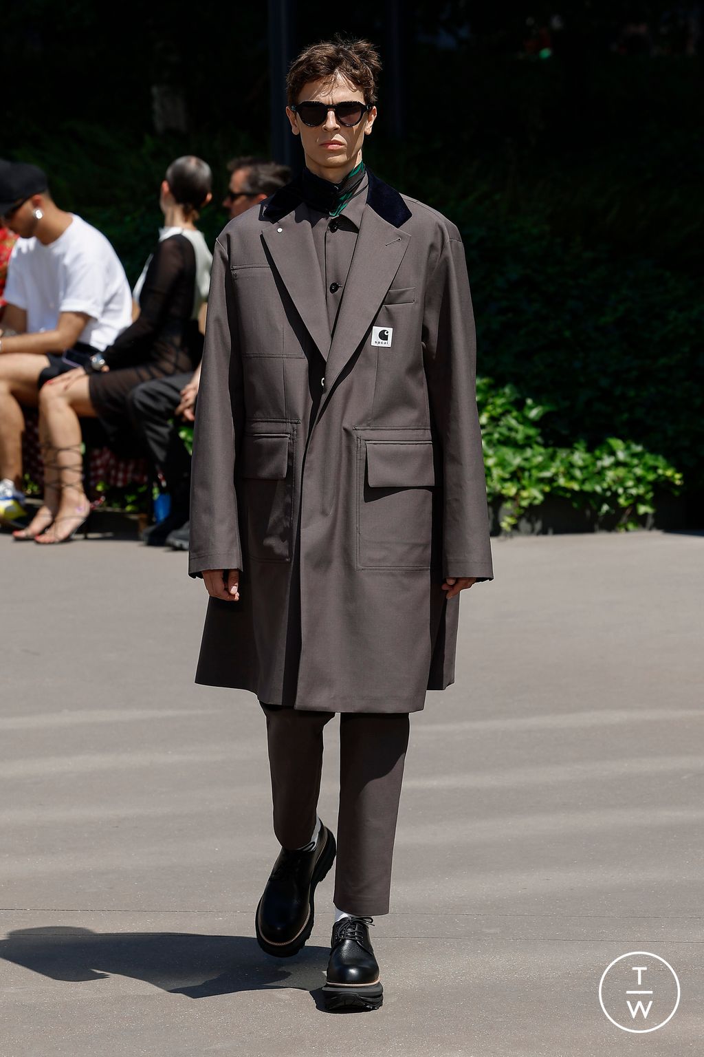 Fashion Week Paris Spring/Summer 2024 look 11 from the Sacai collection menswear