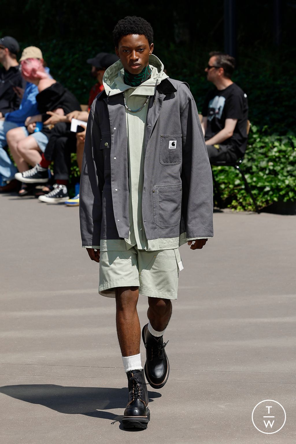 Fashion Week Paris Spring/Summer 2024 look 21 from the Sacai collection menswear