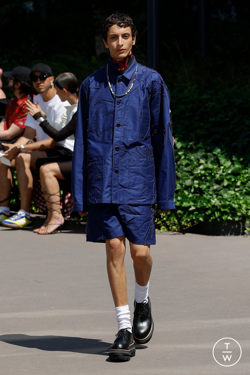 Fashion Week Paris Spring/Summer 2024 look 29 from the Sacai collection 男装