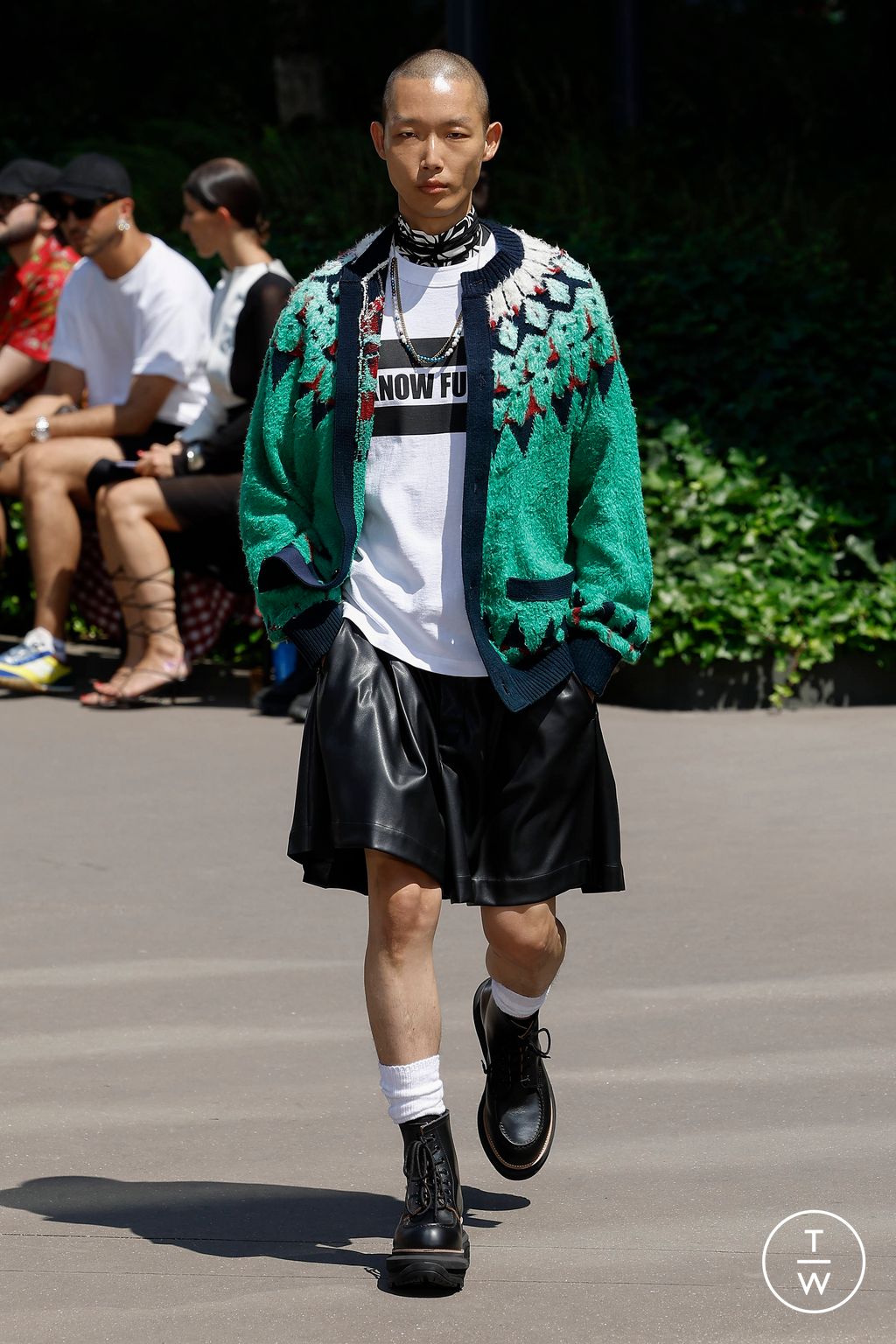 Fashion Week Paris Spring/Summer 2024 look 31 from the Sacai collection menswear