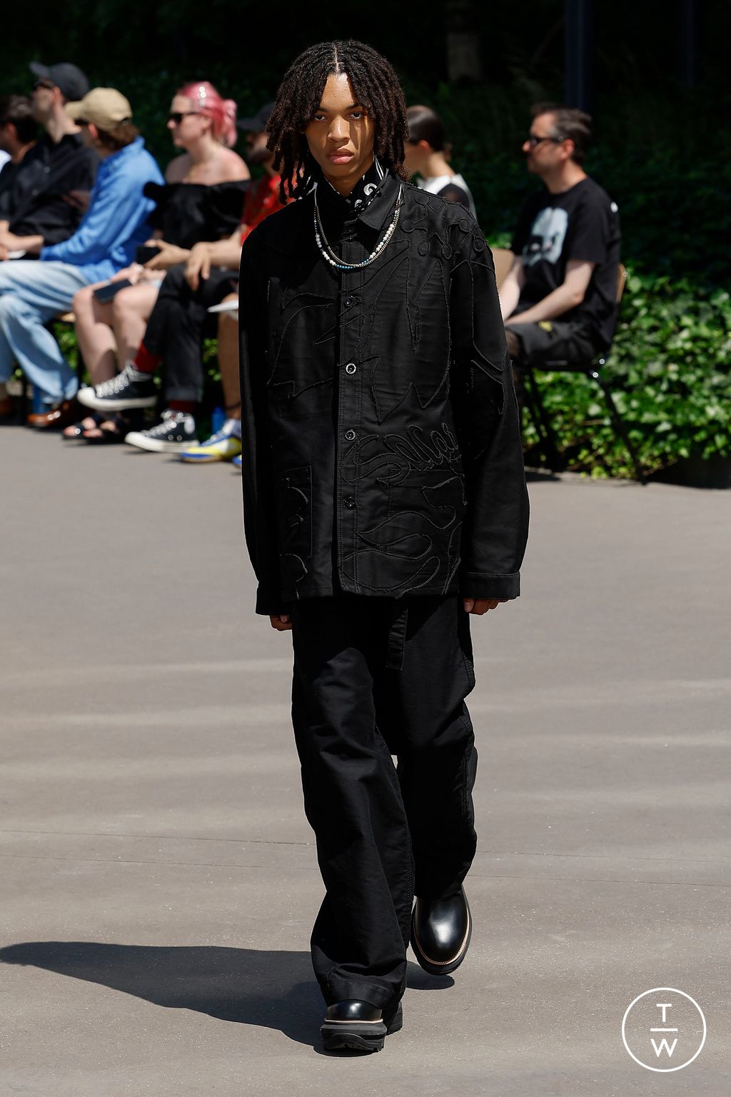 Fashion Week Paris Spring/Summer 2024 look 32 from the Sacai collection menswear
