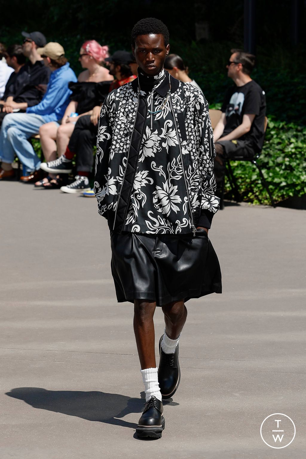 Fashion Week Paris Spring/Summer 2024 look 35 de la collection Sacai menswear