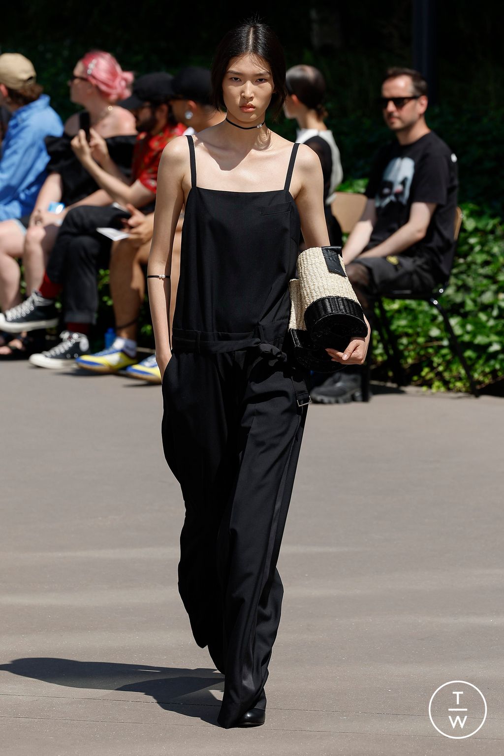 Fashion Week Paris Spring/Summer 2024 look 42 from the Sacai collection 男装