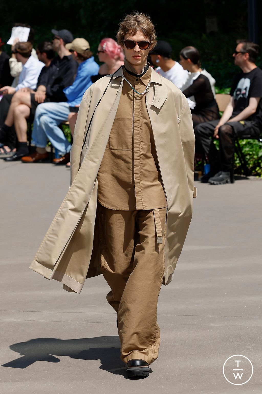 Fashion Week Paris Spring/Summer 2024 look 45 from the Sacai collection menswear