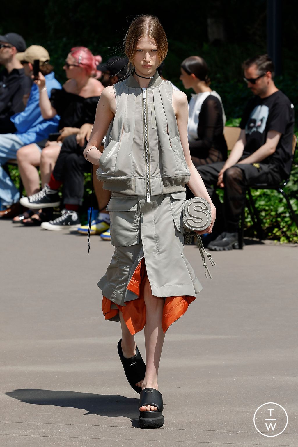 Fashion Week Paris Spring/Summer 2024 look 49 from the Sacai collection menswear