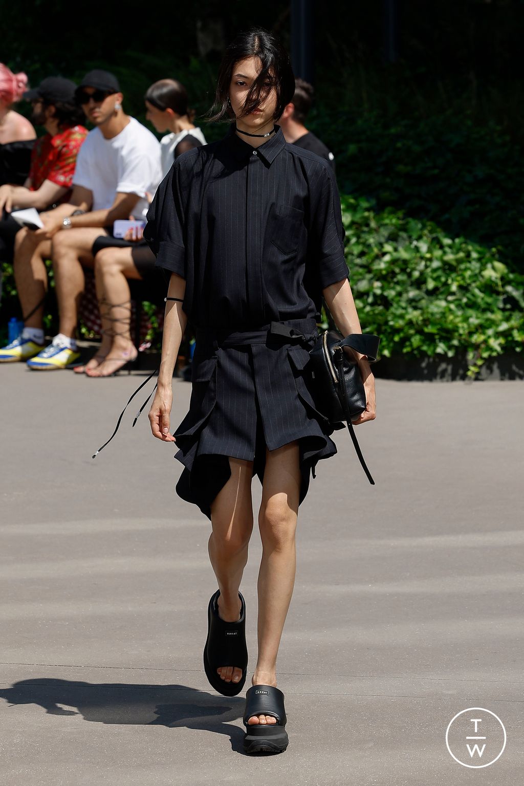 Fashion Week Paris Spring/Summer 2024 look 51 from the Sacai collection 男装