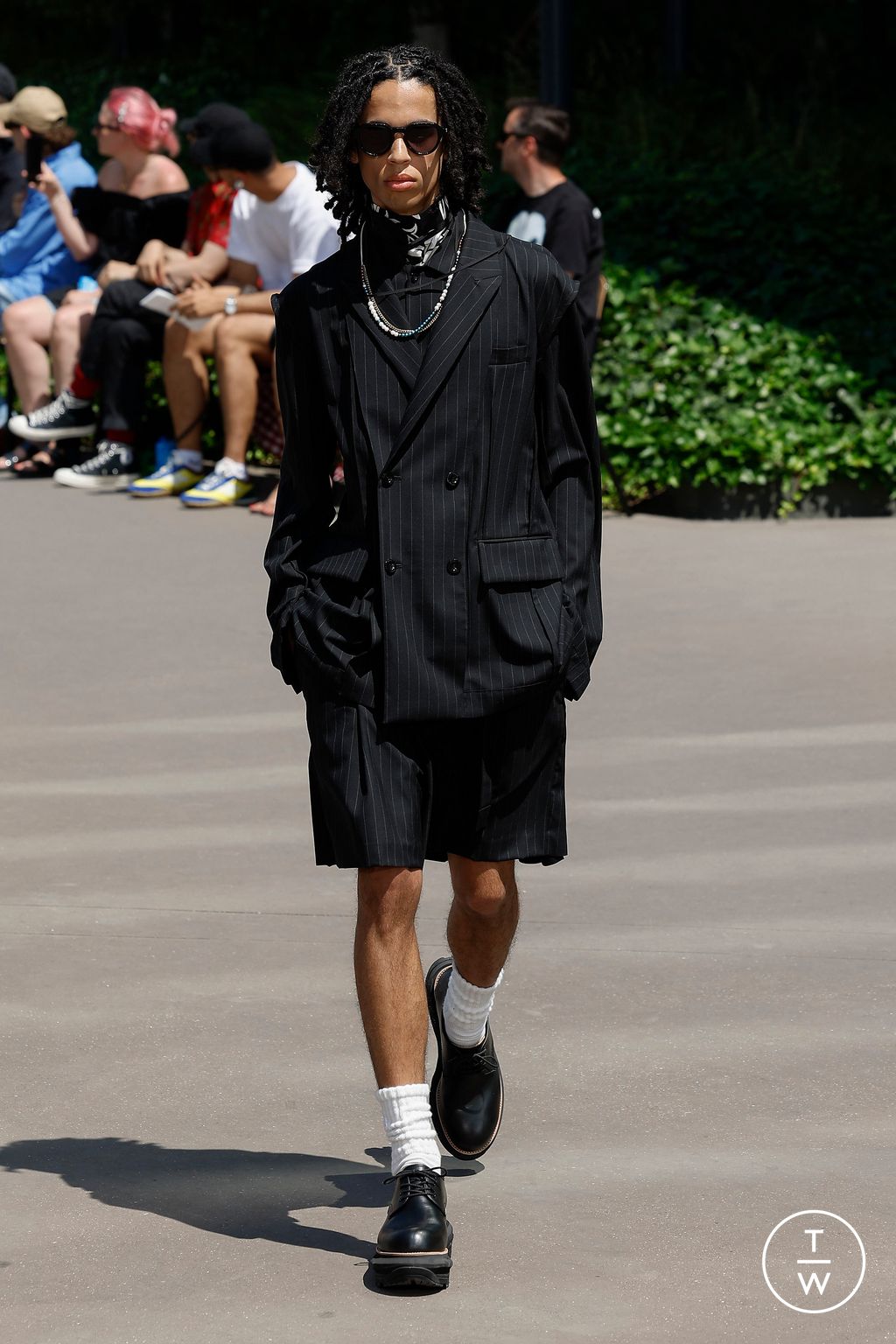 Fashion Week Paris Spring/Summer 2024 look 53 from the Sacai collection menswear