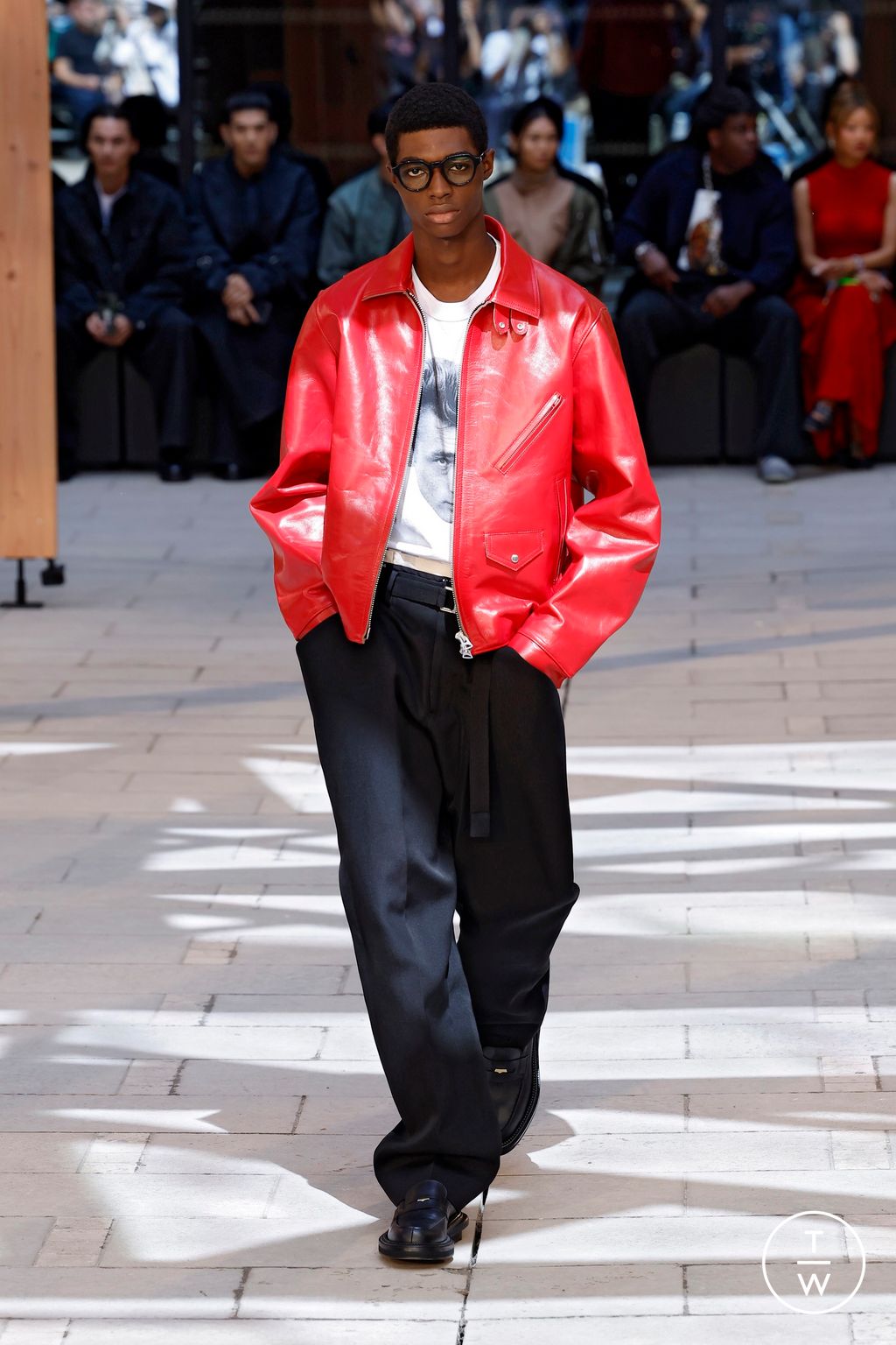 Fashion Week Paris Spring-Summer 2025 look 4 from the Sacai collection 男装