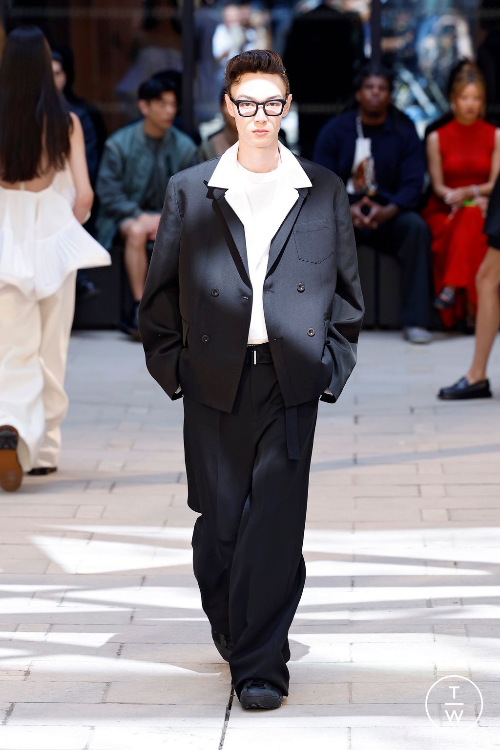 Fashion Week Paris Spring-Summer 2025 look 13 from the Sacai collection menswear