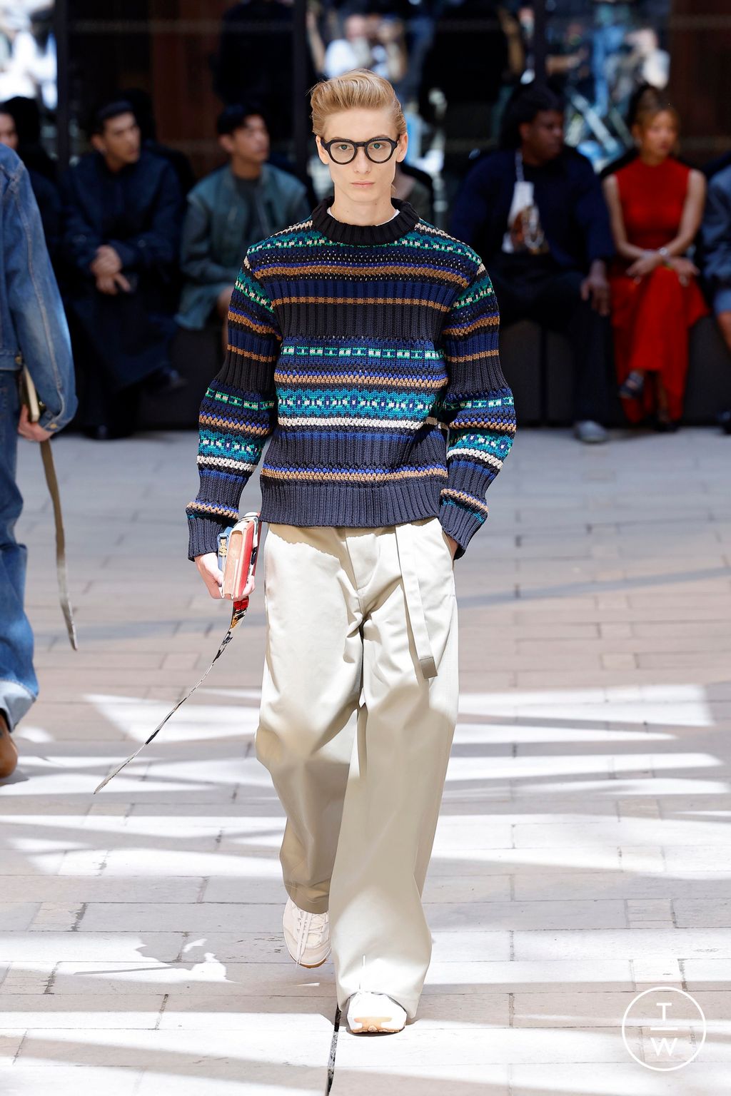 Fashion Week Paris Spring-Summer 2025 look 34 from the Sacai collection 男装