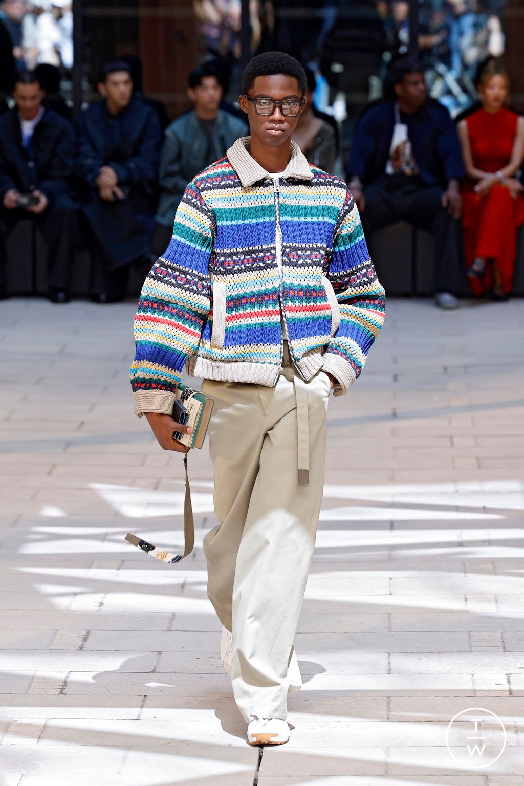 Fashion Week Paris Spring-Summer 2025 look 35 from the Sacai collection menswear